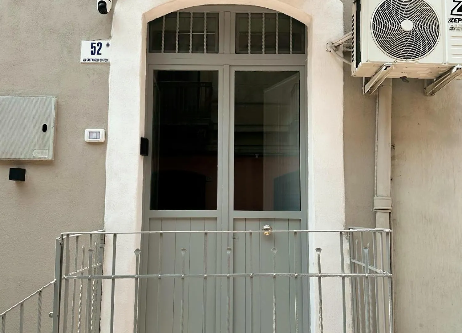 Apartment Ferienwohnung Alkimia House Catania Italien